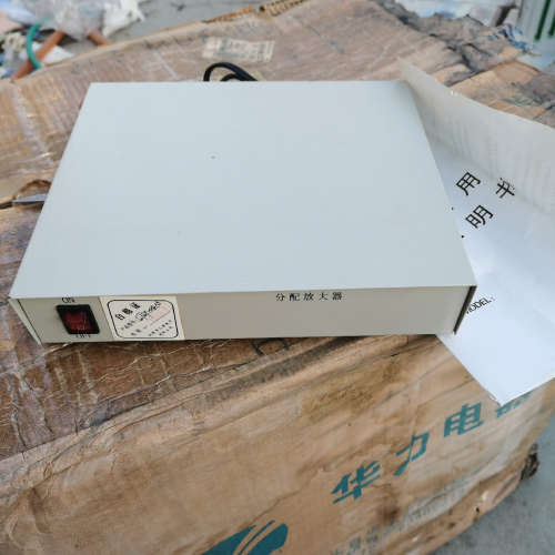 视频放大分配器  有一台  带包装
