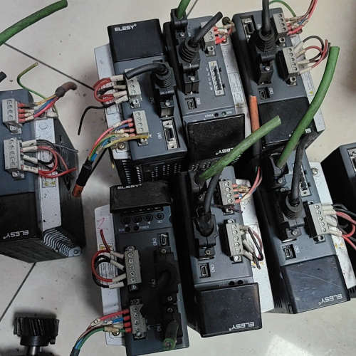 伊莱斯驱动器型号ESDA-005AP,功能正常,还有4台,成