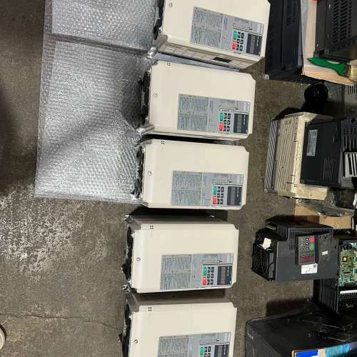 安川A1000变频器15KW，AB4A0038FBA，102