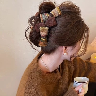 雪松焦糖毛呢蝴蝶结鲨鱼夹大号韩系高级感香蕉夹大发量2025年新款