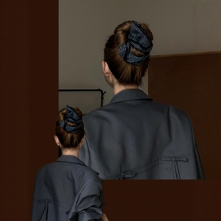 简约复古高级感头绳2026新款 款 早说这么简单黑色格纹发圈经典 啊