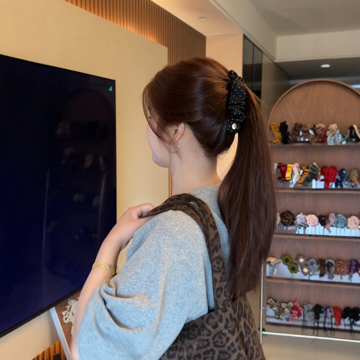 春天一定要有一个波点韩系复古香蕉夹黑色简约发夹高级感2026新款