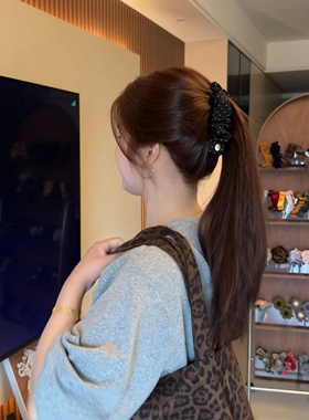 春天一定要有一个波点韩系复古香蕉夹黑色简约发夹高级感2026新款