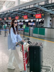 轻奢高档纯棉长袖衬衫女2025春秋韩版宽松薄款情侣防晒衬衣外套