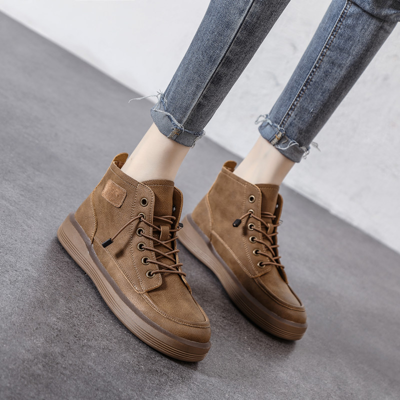 马丁靴女2025秋冬新款高帮平底防滑板鞋复古加绒短靴子百搭烟馆靴