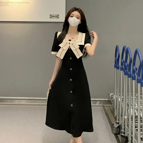 减龄法式梨型身材显瘦黑色长裙