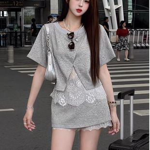 纯欲辣妹套装 半身裙两件套 女2025夏季 镂空气质蕾丝拼接斜领上衣