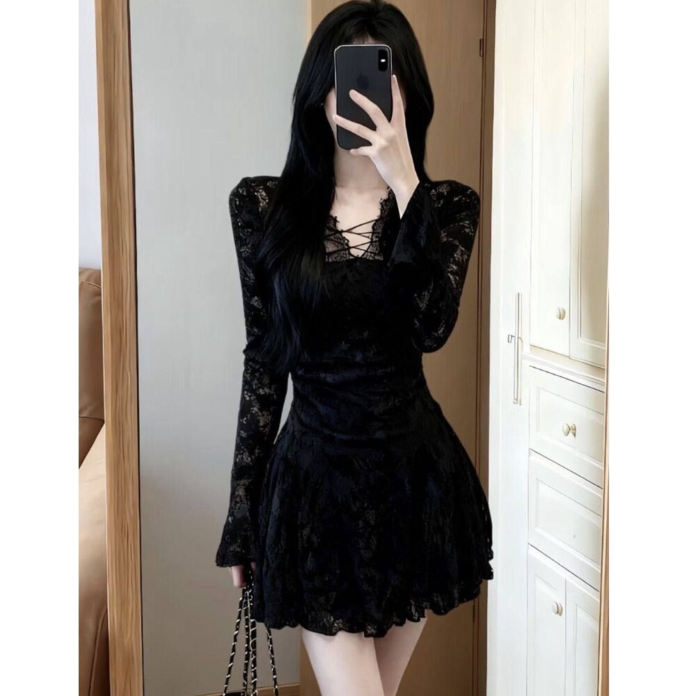 名媛风性感纯欲蕾丝连衣裙女春秋内搭辣妹修身包臀收腰a字短裙子