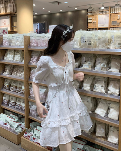 泡泡袖小个子法式蛋糕连衣裙