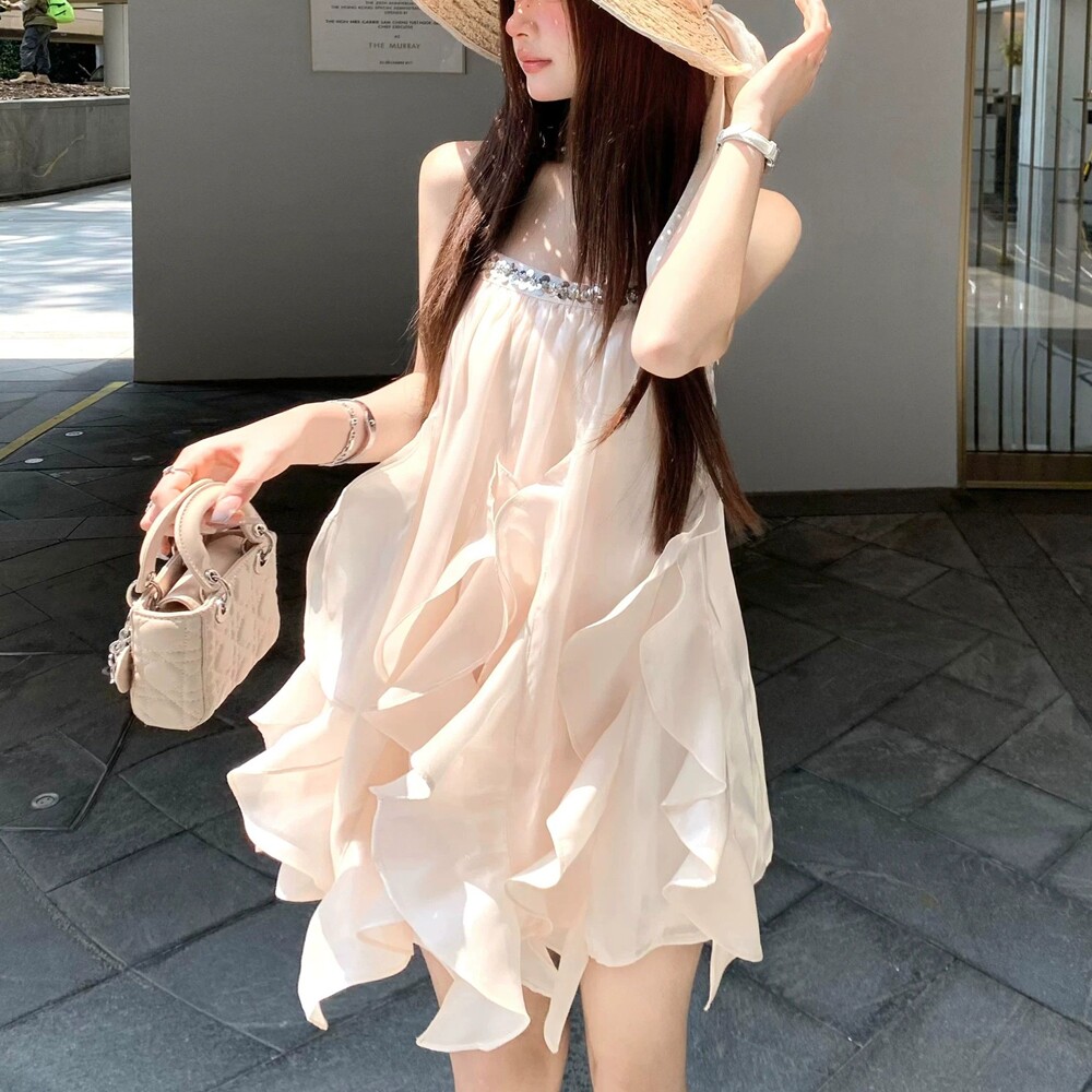 法式缎面甜美连衣裙女公主出游夏日度假风绝美吊带短裙钉珠小裙子