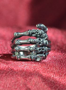 夸张骷髅手首饰品钛钢戒指