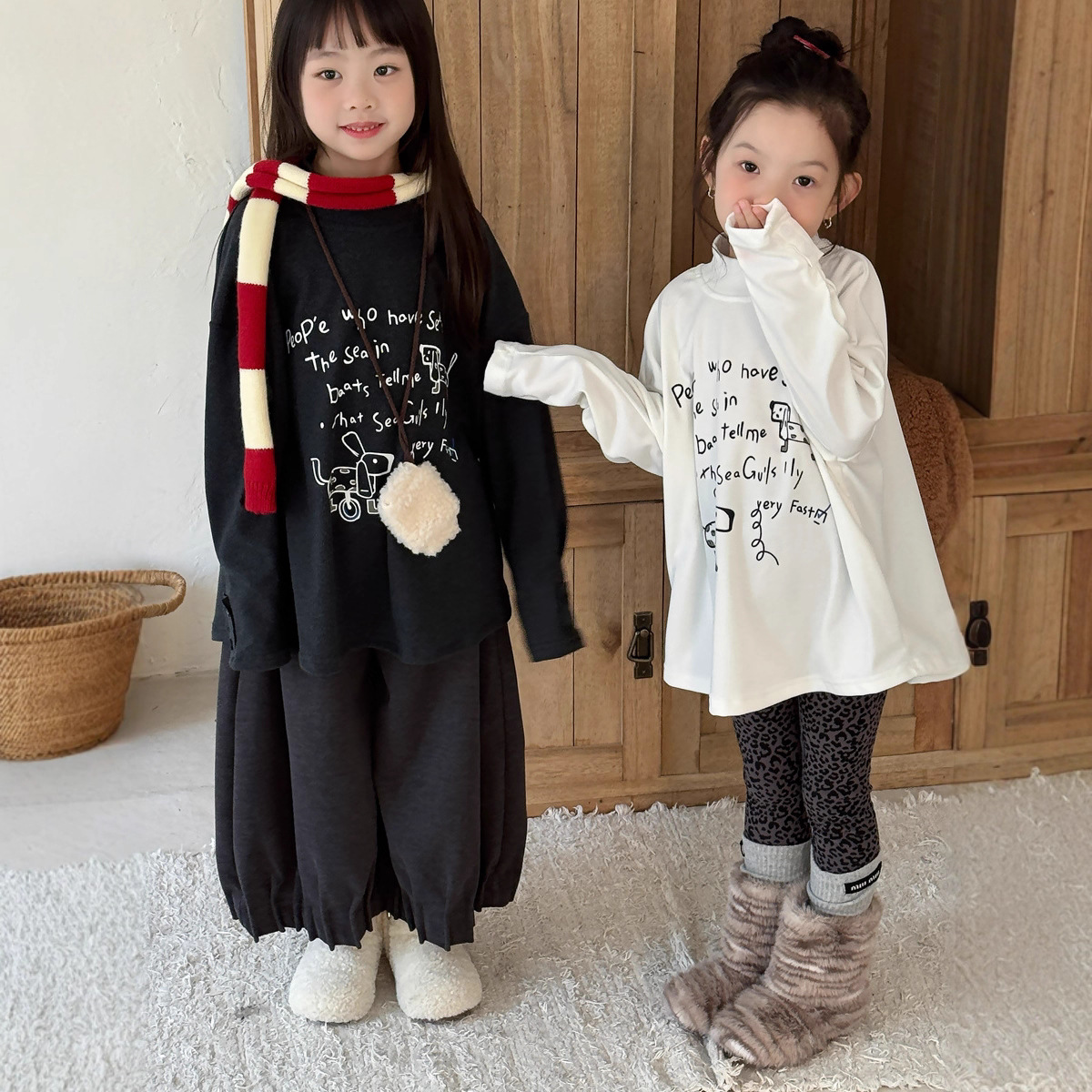 女童卡通涂鸦半高领磨毛德绒T恤