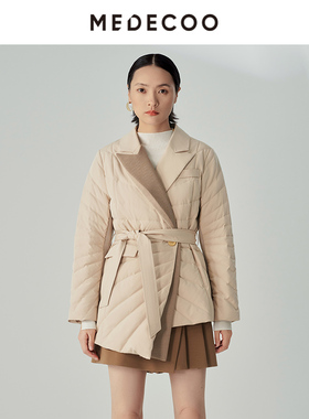 MEDECOO/墨蒂珂冬季新款修身系带双层领白鸭绒羽绒服MHD11105