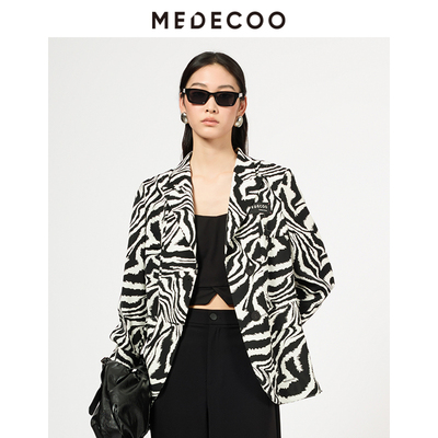 墨蒂珂一粒扣中长款撞色印花外套