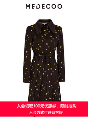MEDECOO/墨蒂珂冬季新款 修身长袖polo领印花连衣裙MHD90410