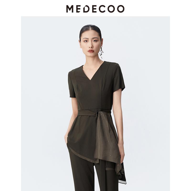 MEDECOO/墨蒂珂2025早春新款女裝V領(lǐng)不規(guī)則T恤多層次設(shè)計(jì)感上衣