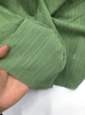 森系淡抹茶绿色竹节褶皱图案纯棉面料 春夏 柔软 垂坠 服饰 布料
