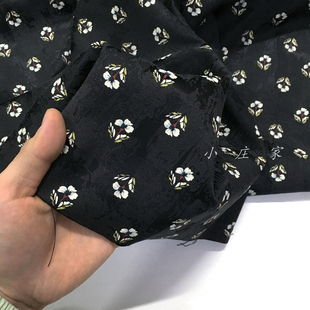 进口 黑色系小白花图案提花纯棉面料 春季 柔软 垂坠 服饰 布料