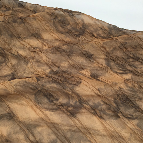 咖啡色半透明意境花卉褶皱雪纺面料 夏季 轻薄 飘逸 布料 整米价