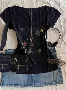 骷髅花卉印花短袖T恤女修身显瘦大U领正肩辣妹上衣亚文化暗黑风