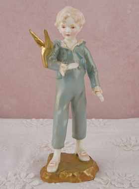 西洋收藏品 英国Royal Worchester手绘骨瓷男孩瓷偶 欧式人偶摆件