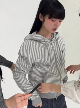 韩国小众ae*条纹刺绣连帽开衫2025秋冬新款显瘦女卫衣长袖帽衫