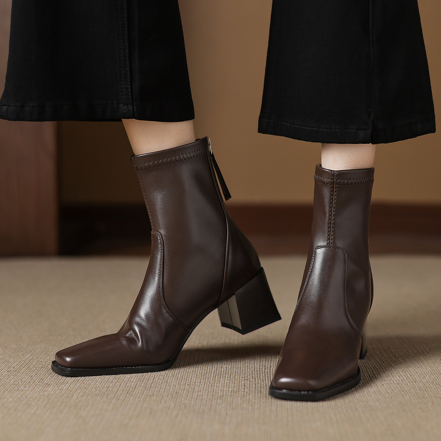 方头粗高跟显瘦弹力瘦瘦靴女秋