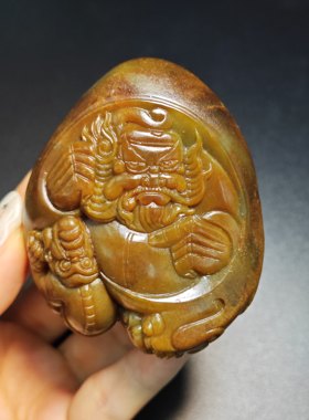 和田玉籽料钟馗把件