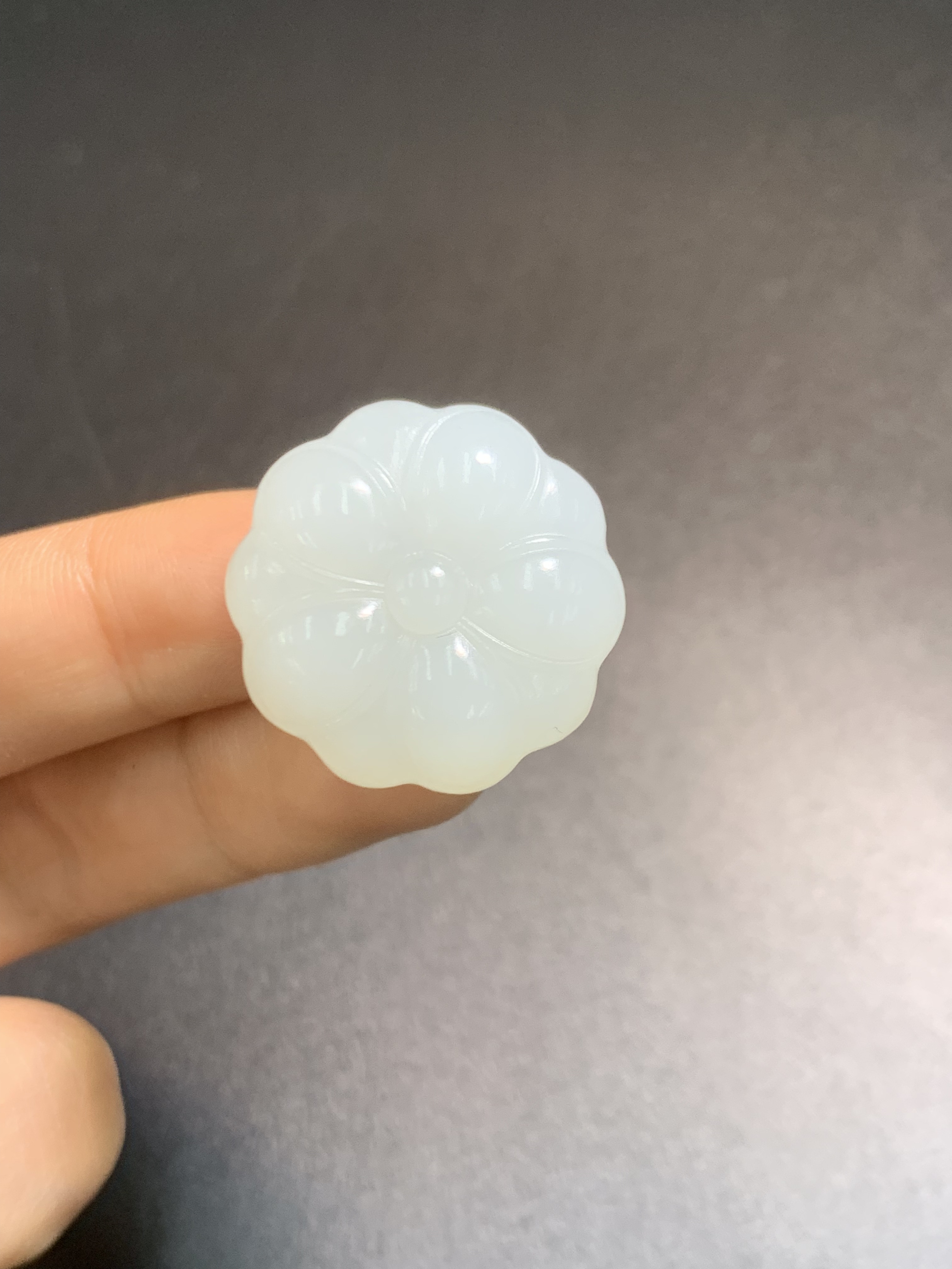 和田玉白玉牡丹花吊坠