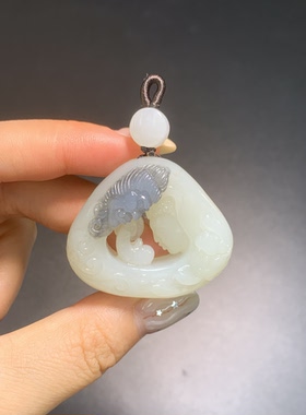 和田玉籽料青花一念之间挂件