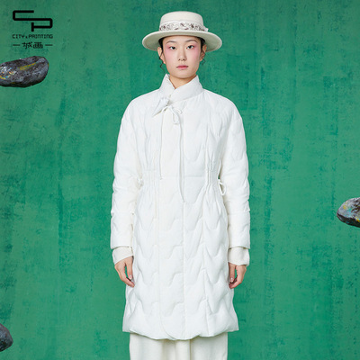 文艺修身显瘦纯色中款羽绒服