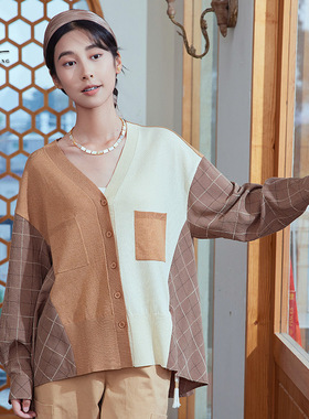 一城画一秋季拼接格纹V领休闲文艺气质长袖中款时尚衫女14141O132