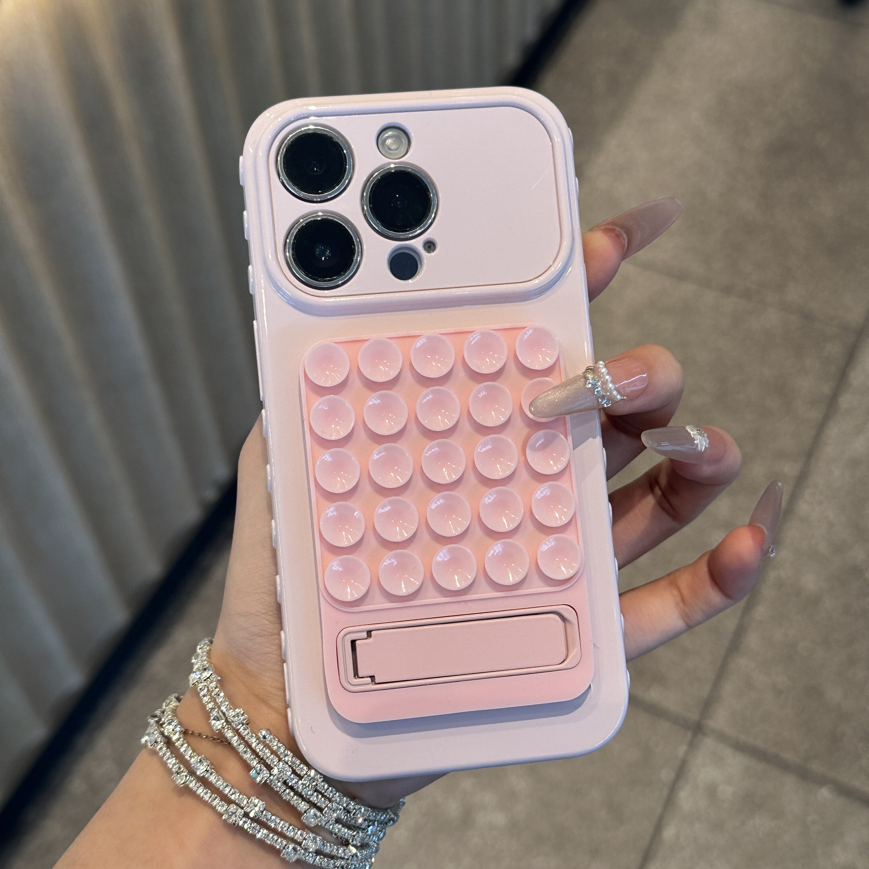 粉色吸盘支架适用苹果17promax侧面爱心手机壳iPhone16/15pro小众创意14/13pro全包防摔壳12可爱卡通11女款套