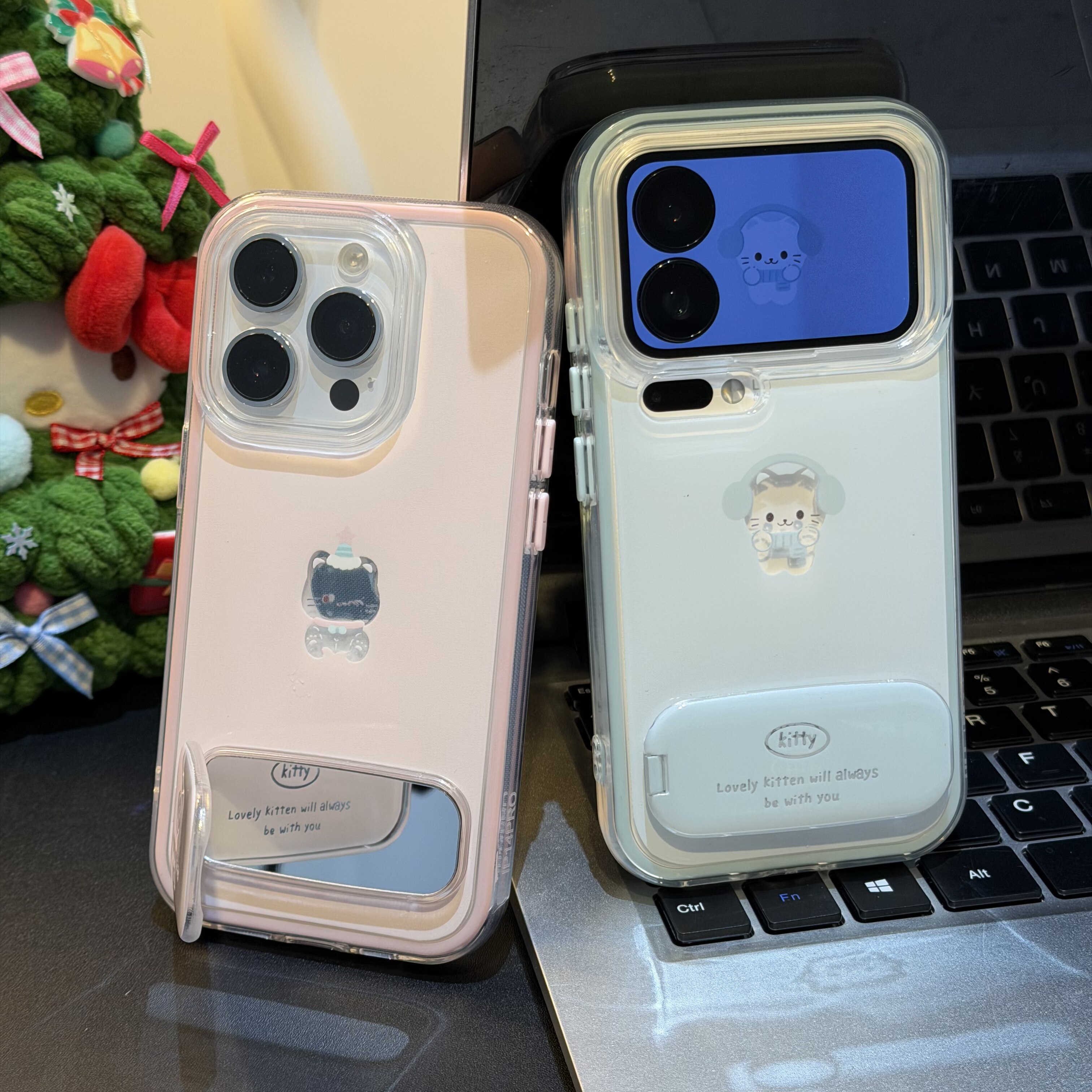 镂空猫咪英文支架适用苹果17/16promax透色手机壳iPhone15plus新款14/13pro高颜值12小米15vivo华为p70oppo套