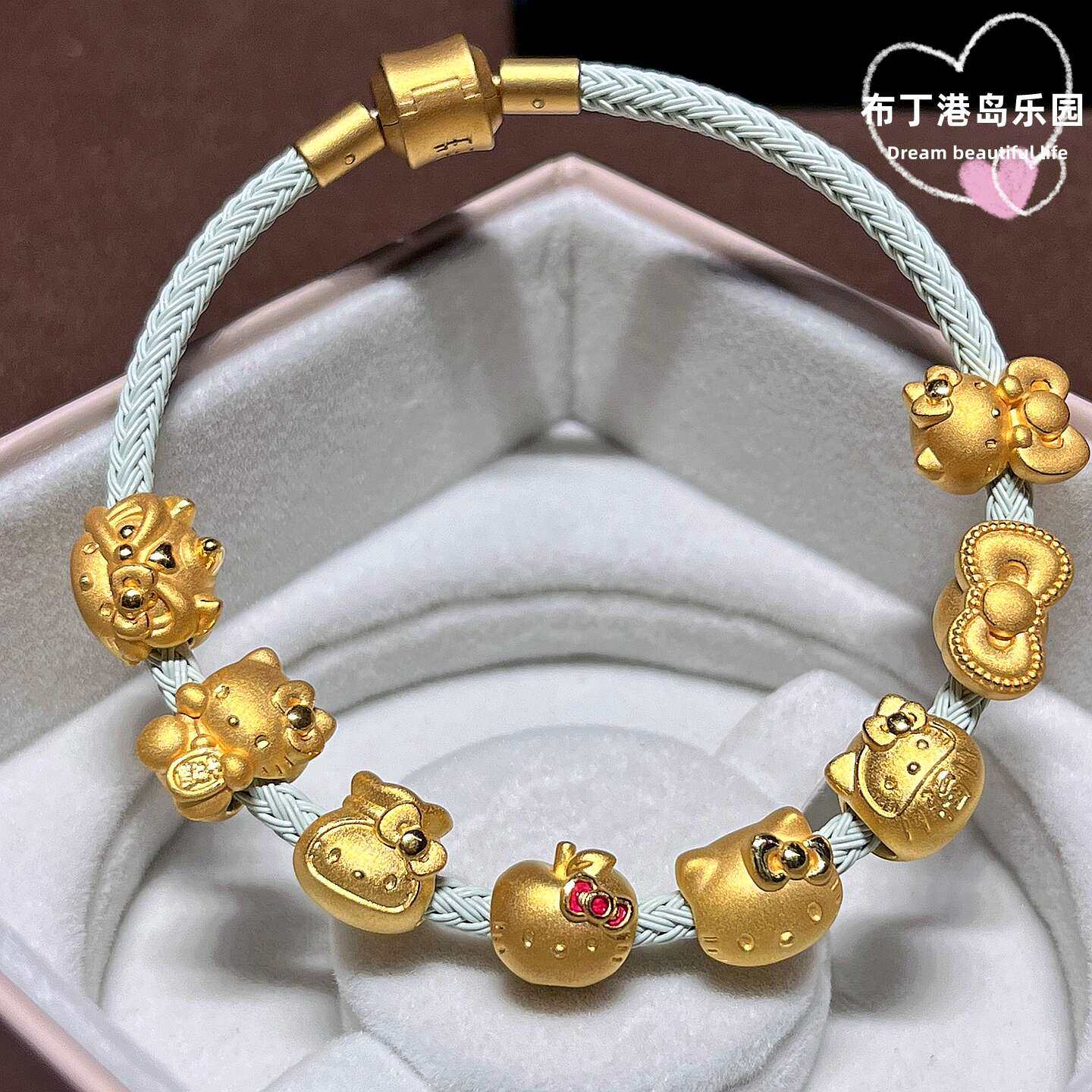 周生生三丽鸥Hello kitty福袋 千万两 苹果 蝴蝶结 醒狮 达摩KT猫,黄金,定价路路通,淘宝优惠券,粉丝福利购,淘宝优惠卷