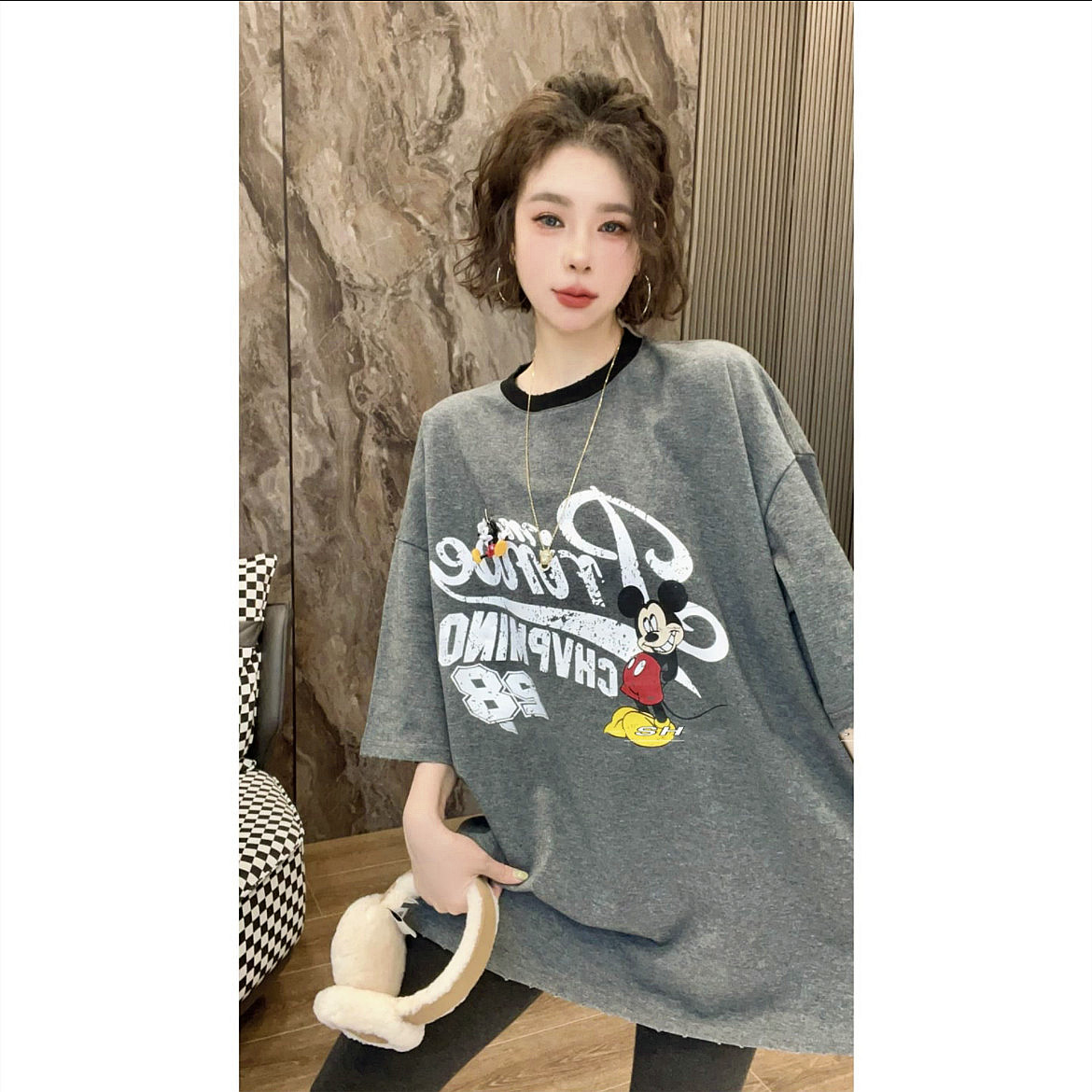 欧货高版本卡通圆领宽松中长款