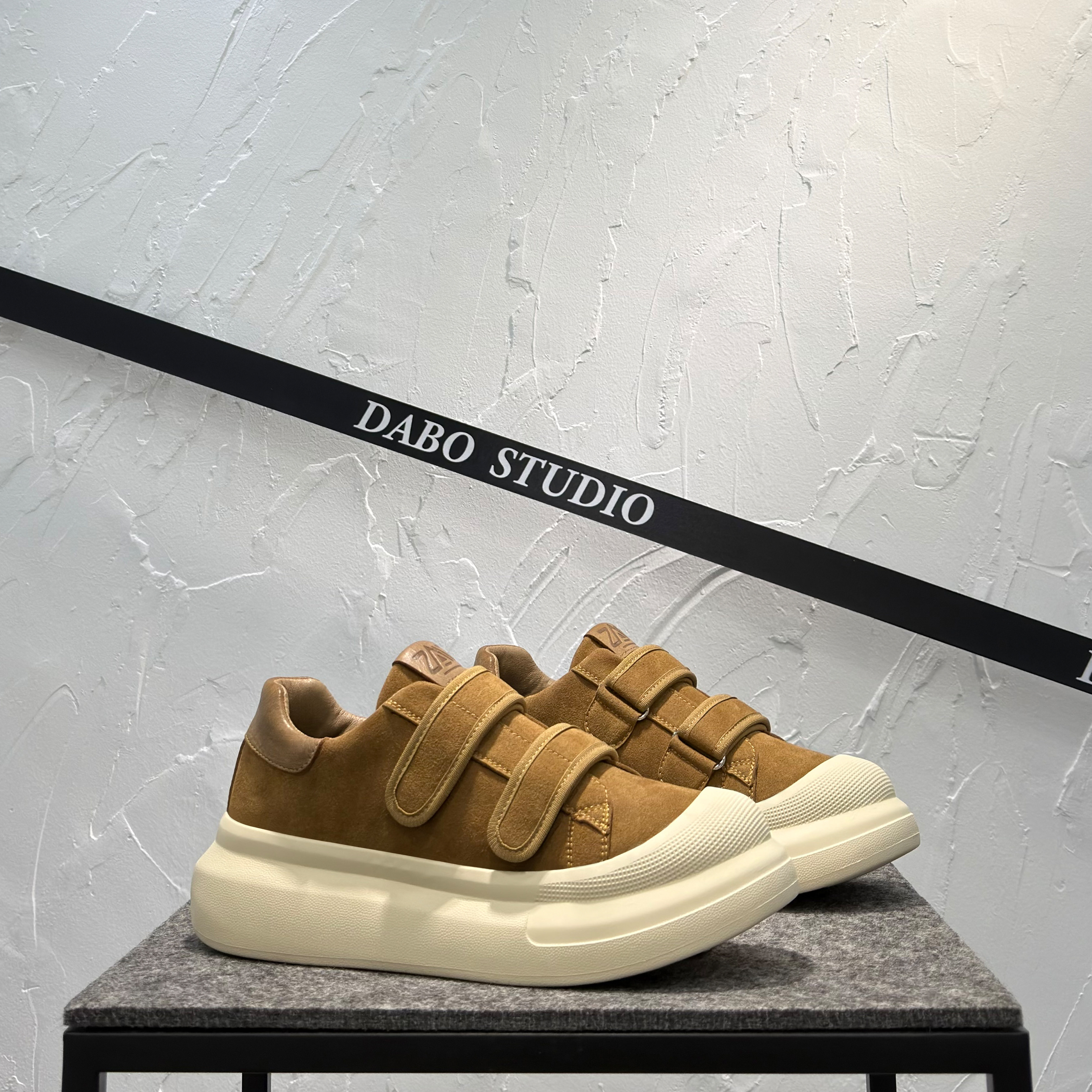 鞋子男潮鞋百搭新款魔术贴面包鞋韩版潮流厚底增高鞋真皮低帮板鞋,流行男鞋,休闲板鞋,淘宝优惠券,粉丝福利购,淘宝优惠卷