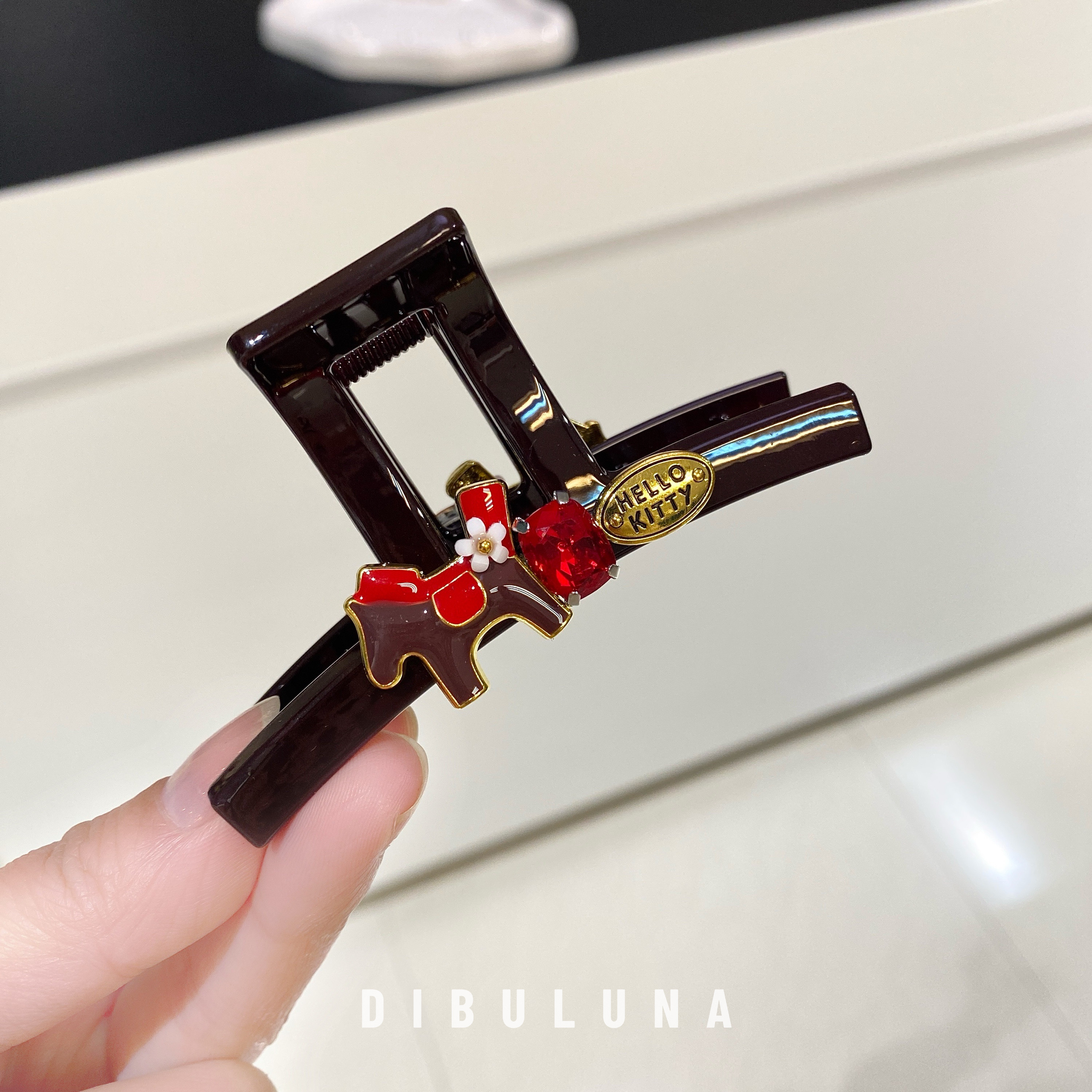 韩系ins高端水钻花朵小马中号抓夹 轻奢亚克力后脑勺盘发鲨鱼夹,饰品/流行首饰/时尚饰品新,发饰,淘宝优惠券,粉丝福利购,淘宝优惠卷