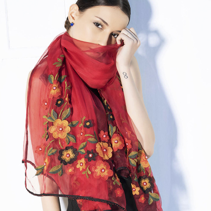 高档真丝围巾披肩两用绣花双层春秋冬女士桑蚕丝手工刺绣长款丝巾