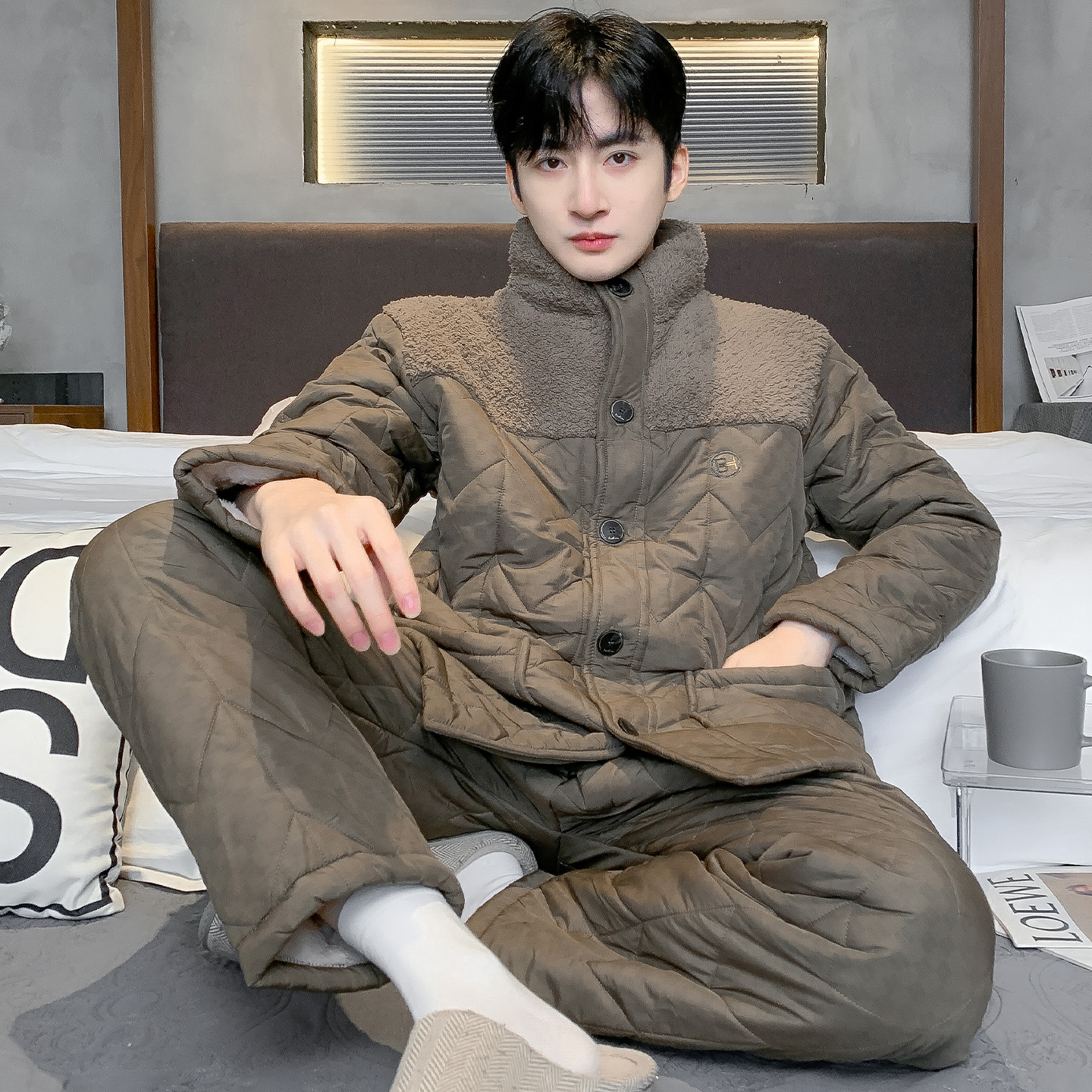 猫人睡衣男士冬季羽绒三层加厚夹棉加绒可外穿家居服大码保暖套装 - 封面