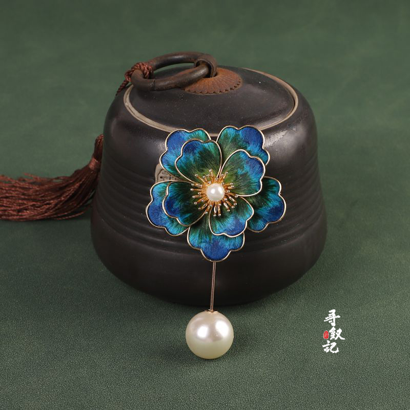 原创千里江山高级感蚕丝绒花胸针
