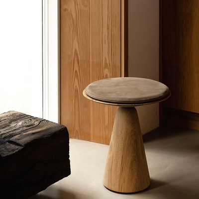 YIBAN/北欧风实木小茶几客厅圆形矮凳家用创意设计师皮艺边几角几