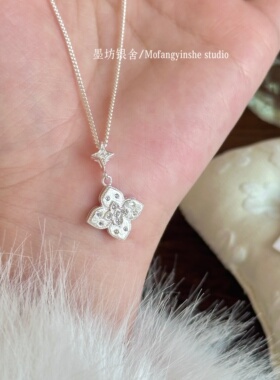 拉丝镶钻幸运四叶草项链中古风