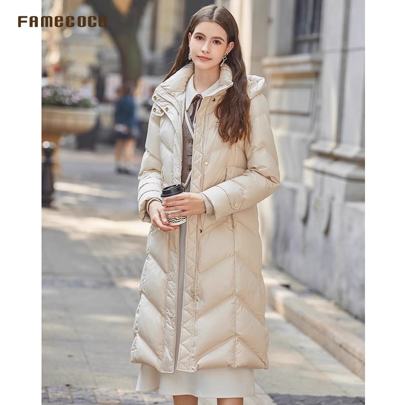 Famecoco折扣店连帽立领90白鸭绒加厚羽绒服长款过膝FAB8AH005