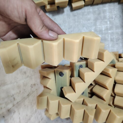 牵引机橡胶块 履带胶块  牛筋耐磨胶块 拉管机牵引块张家港发货