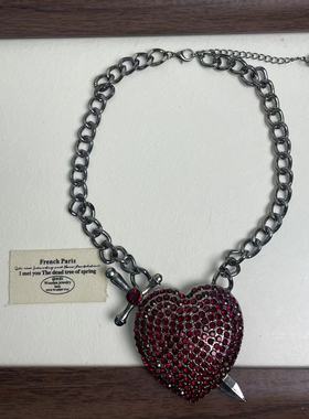 甜酷红色镶钻一箭穿心吊坠项链哥特风欧美朋克高级感小众锁骨链女