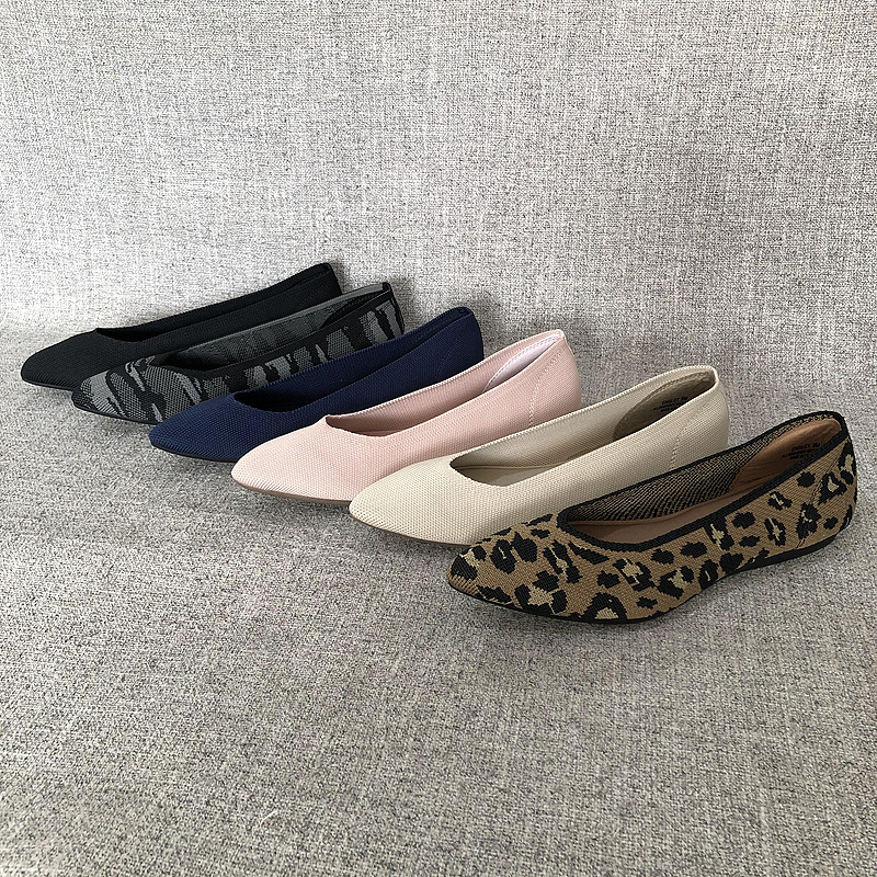 飞织透气尖头平跟春秋款大码女鞋