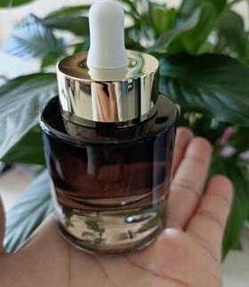 言蕾升级至臻润颜精华油美中生物