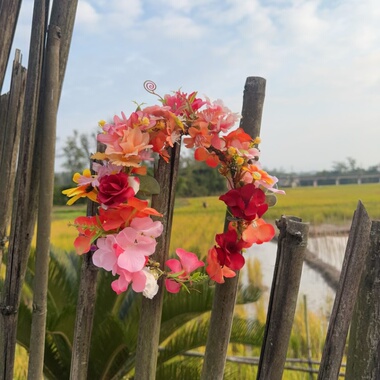 民族风花朵发饰女彩色仿真花环簪花头饰汉服拍摄道具发箍橘红橙色