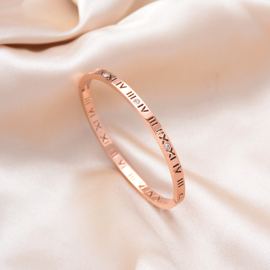 气质镂空罗马数字手镯钛钢简约玫瑰金手环女款饰品礼物潮流学生